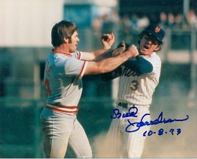 Autogramot Raktár 68990 Bud Harrelson Dedikált 8 x 10 Fotó New York Mets 1973 Rájátszás Küzdelem Ellen Pete Rose