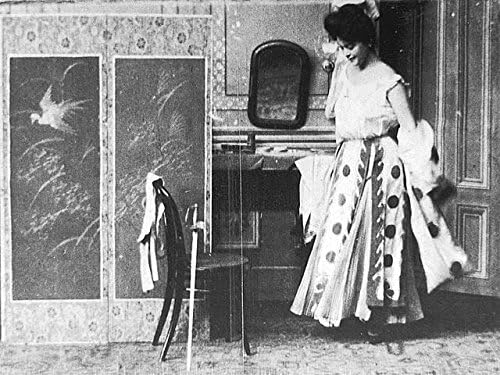 HistoricalFindings Fotó: Mutasd meg a Lány, hogy a Burleszk Királynője,1903,Öltöző,Nő Vetkőzni Képernyő Mögött
